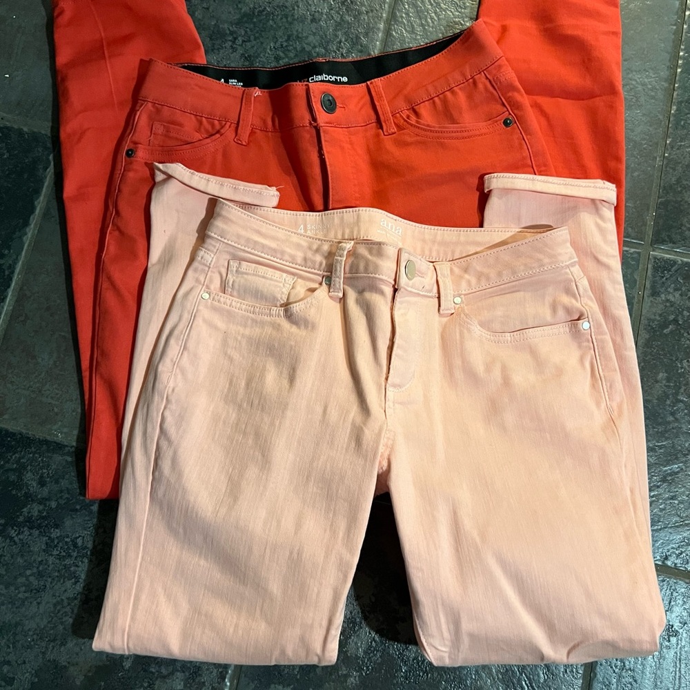 Women’s size 4-skinny pants/jeans bundle. Perfect condition.